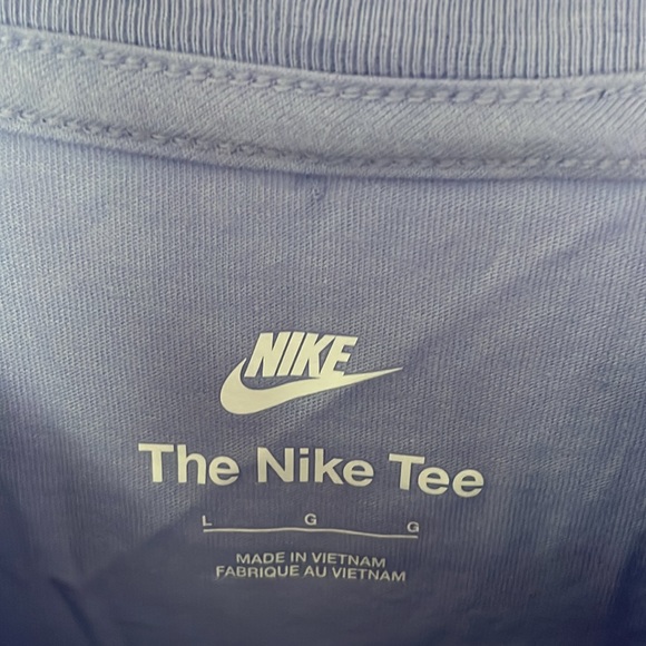 Nike T-shirt size large women’s new with tags - Picture 3 of 3